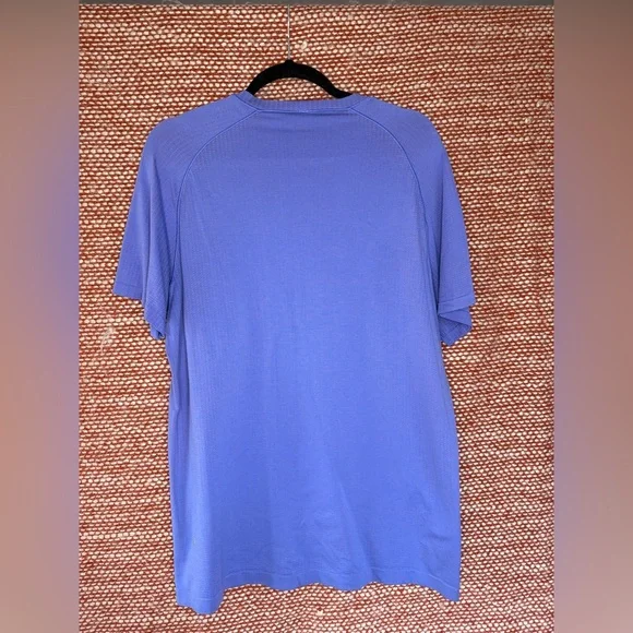 Lululemon Men's Short Sleeve Tee - Picture 3 of 8